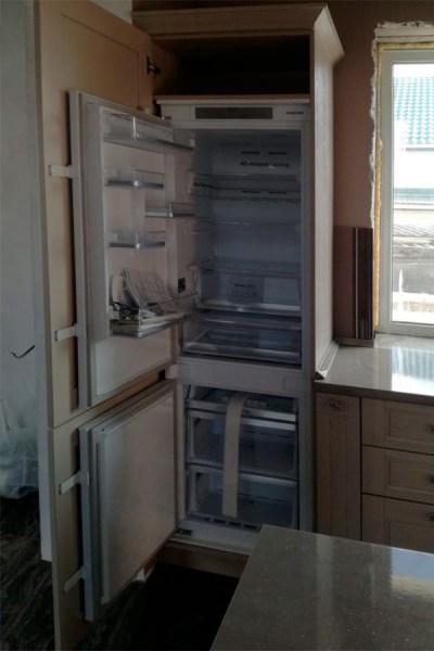 Холодильник (Кухня классическая 51)