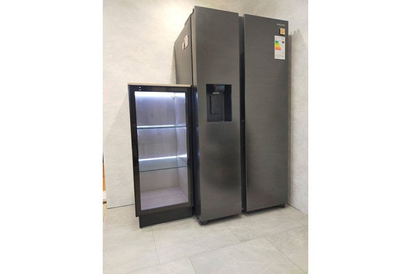 Современная кухня 109 холодильник